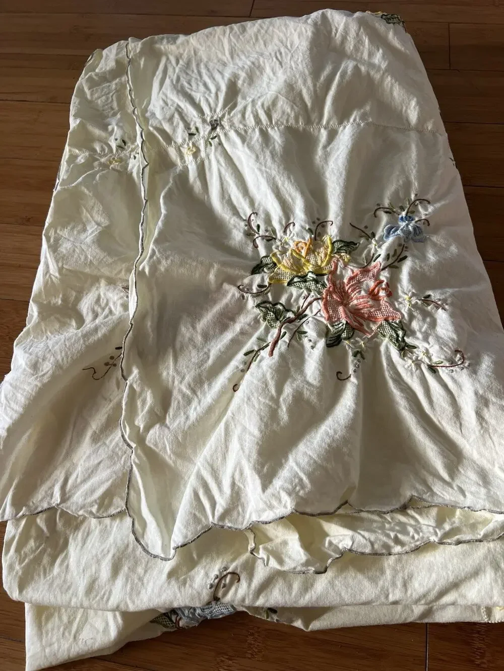 Vintage Beige Embroidered Floral Rectangular Tablecloth 91 x 60” Cross Stitch